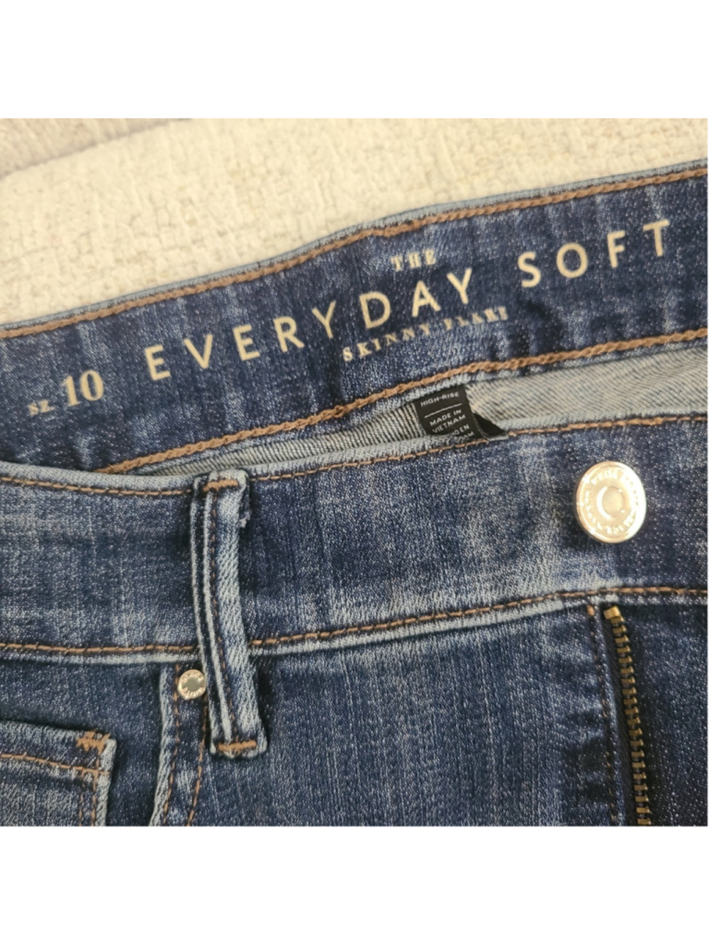 WHBM Jeans Womens Sz 10 Blue The Everyday Soft Skinny Flare High Rise Rhinestone - Picture 6 of 10